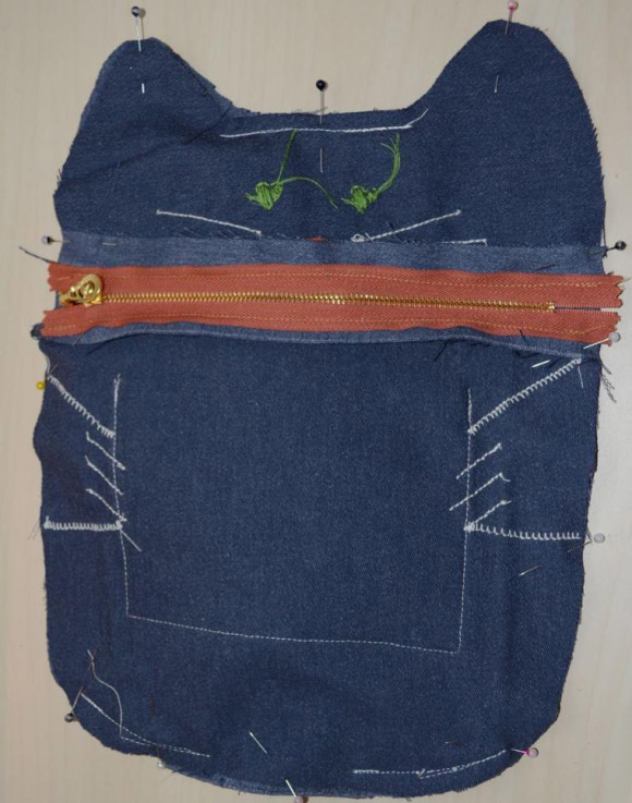 Соединение передней и задней частей рюкзака 