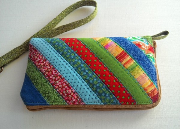 Разноцветная сумочка из ткани