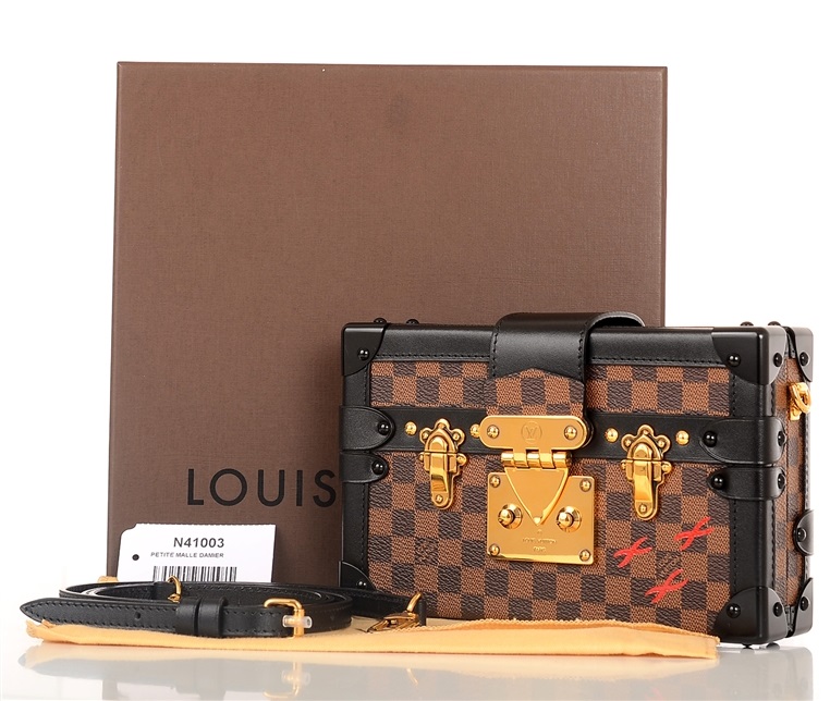 Louis Vuitton модель Petite Malle